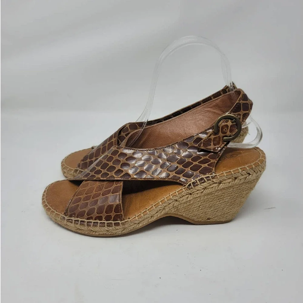 Andre Assous Espadrille Sandals Size 40 Open Toe Cross Strap Camel Print Brown